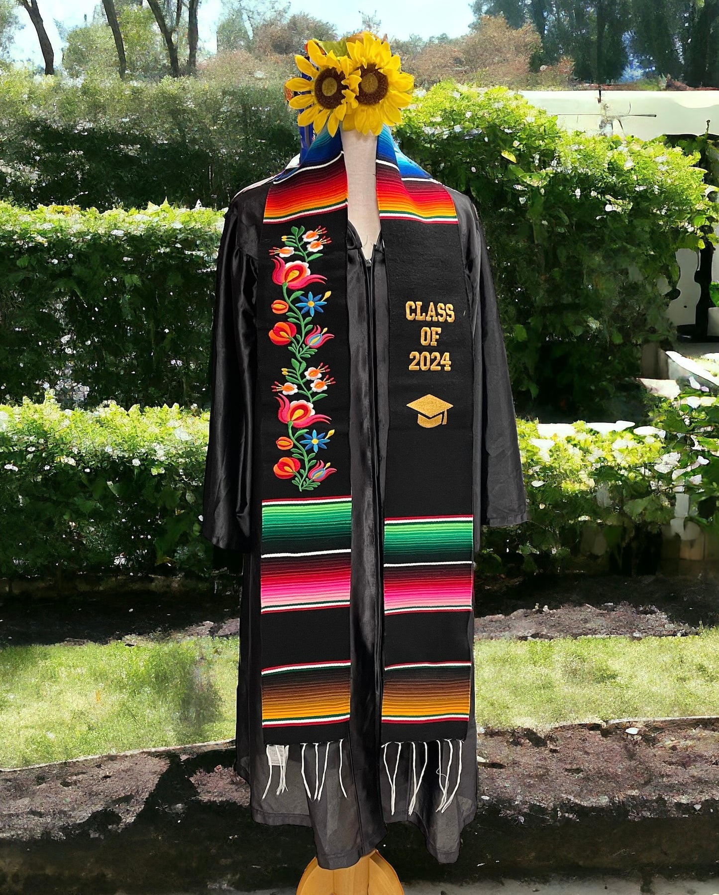 Floral Embroidered Class Of 2025 Sarape Graduation Stole