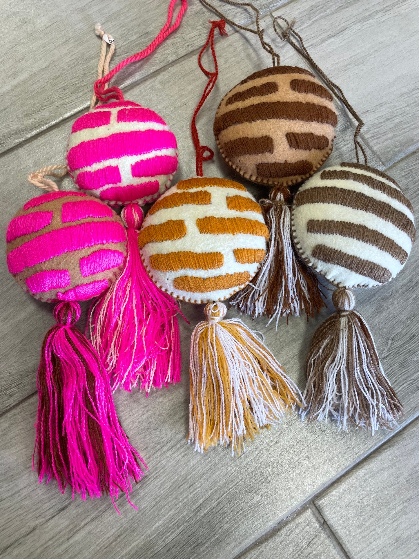 Concha Pompom