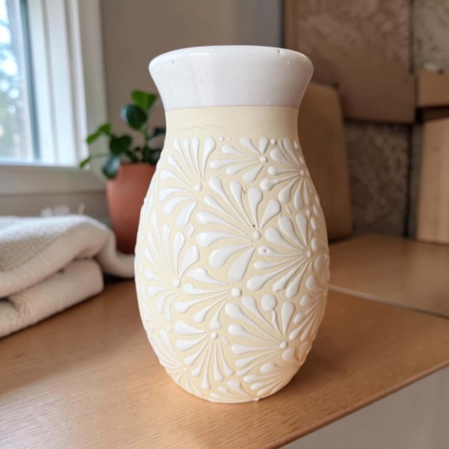 Authentic Mexican Vase, Florero Engobe, Barro Vase