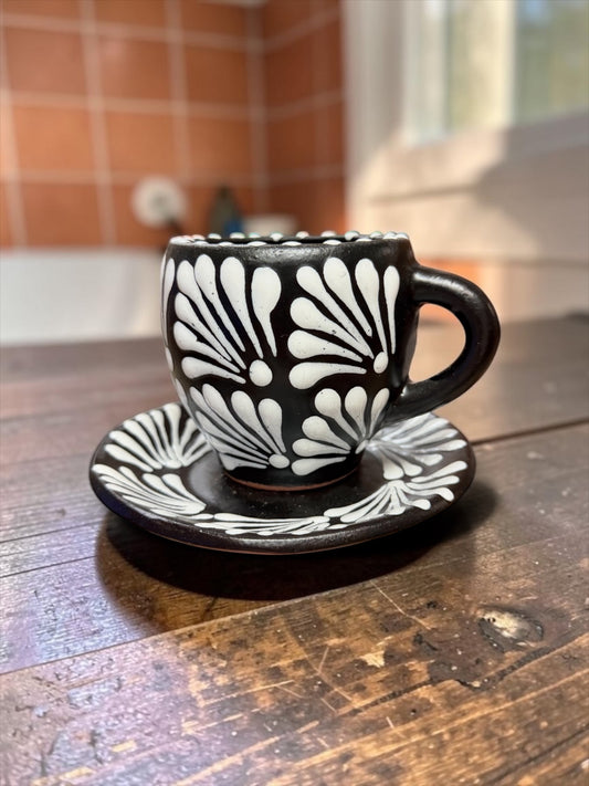 Handcrafted Terracotta Mug with Plate; Taza con plato de Barro