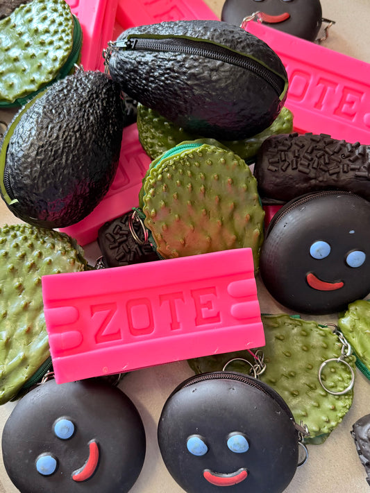 Vegetable/ Fruit Silicone Coin Purse; Aguacate, Nopal, Zote, Payaso, Gansito Coin Purse