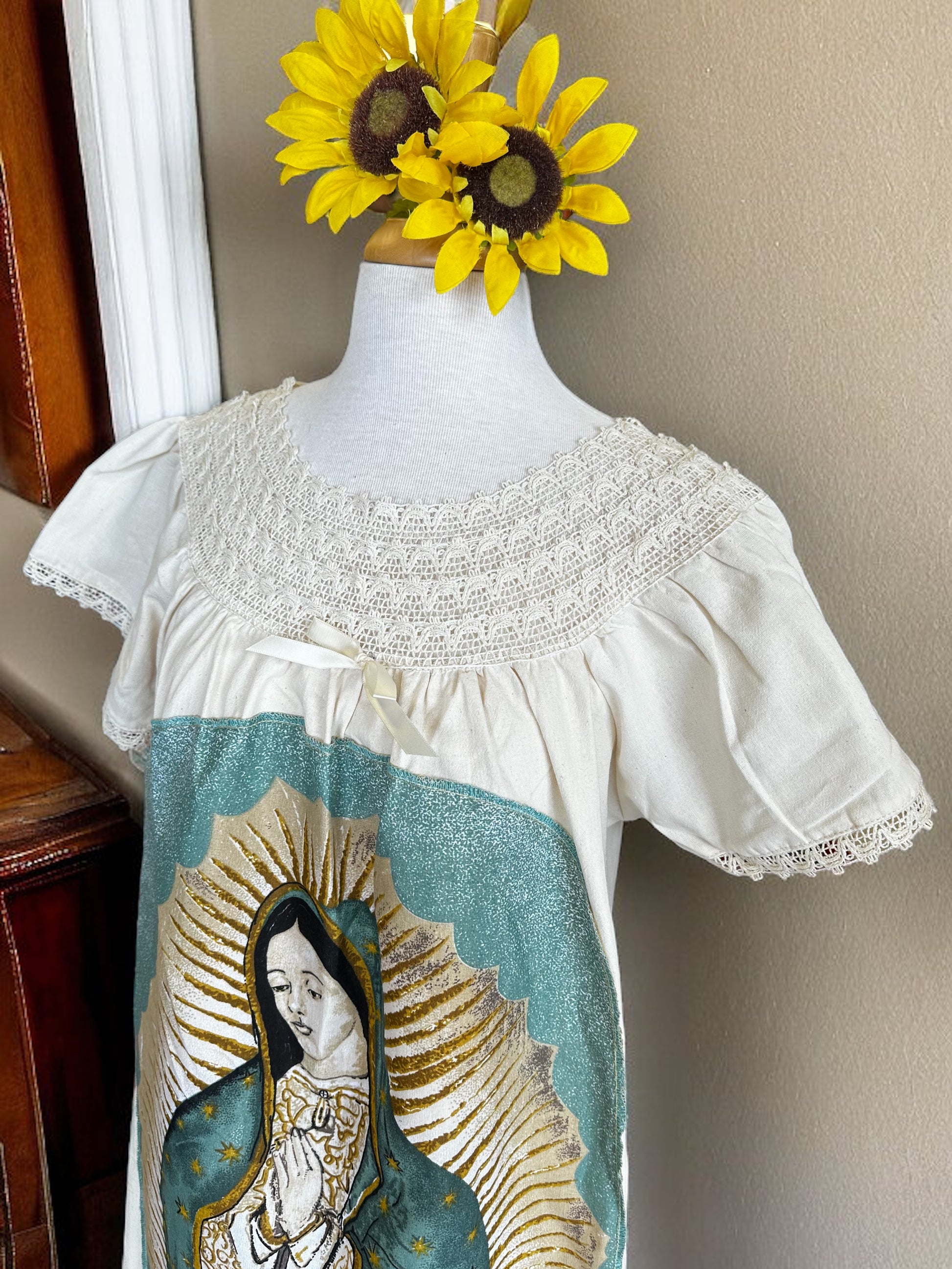 Virgen de Guadalupe Dress Kika's Artesanal Virgen de Guadalupe Dress Kika's Artesanal