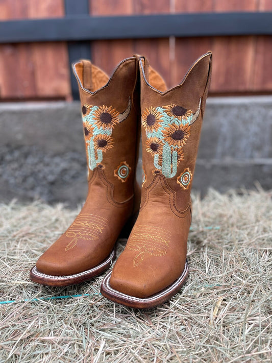 Women’s Handmade Brown Natural Cowhide Embroidered – Square Toe