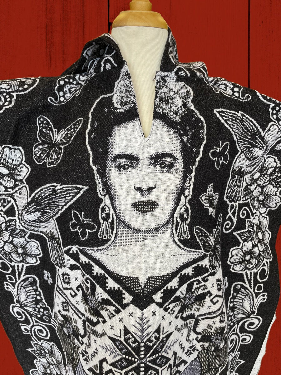 Frida Kahlo Poncho